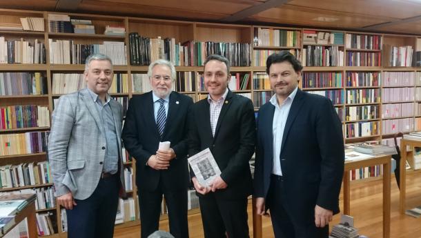 Os secretarios xerais de Emigración e Política Lingüística participan no acto de presentación do libro 'Conciencia de Galicia', do Centro Galego de Barcelona