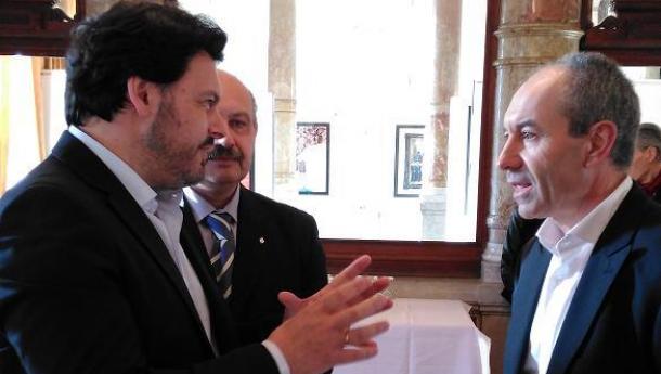 Miranda salienta en la visita a la Sociedade Espanhola de Beneficencia de Lisboa la solidaridad con las y los más desfavorecidos como marca distintiva de la diáspora gallega