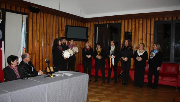 O Lar Gallego de Chile entregou os premios do V Concurso de relato breve Rosalía de Castro durante a celebración do Día das Letras Galegas