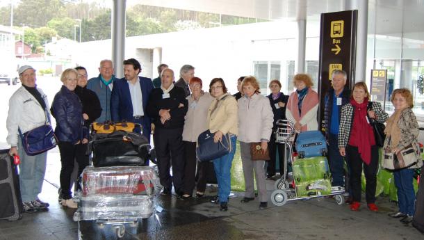 Miranda recibe a las y los primeros beneficiarios del programa “Reencontros na Casa”, que en esta ocasión permite a 174 gallegas y gallegos del exterior conocer la actualidad de su tierra Miranda recibe a las y los primeros beneficiarios del programa “Reencontros na Casa”, que en esta ocasión permite a 174 gallegas y gallegos del exterior conocer la actualidad de su tierra