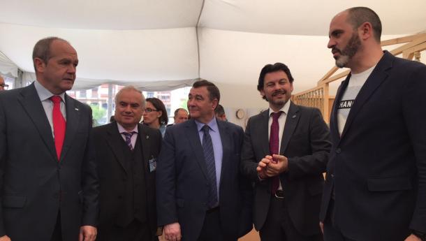Miranda y Maneiro participan en el 'XXXI Día de Galicia en Euskadi', que muestra la actualidad y calidad gallegas en pleno centro de Bilbao
