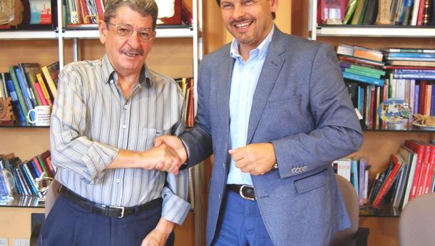Emigración asina un convenio coa Asociación de ámbito provincial Umia-Ulla para información e asesoramento a persoas retornadas Emigración asina un convenio coa Asociación de ámbito provincial Umia-Ulla para información e asesoramento a persoas retornadas