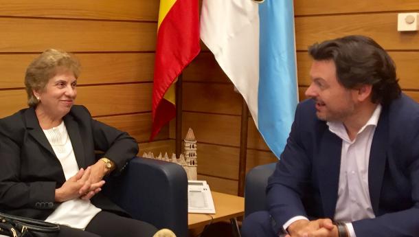 Miranda repasa a situación da colectividade no Brasil con Jallas e renova o respaldo da Xunta ás comunidades galegas alí asentadas Miranda repasa a situación da colectividade no Brasil con Jallas e renova o respaldo da Xunta ás comunidades galegas alí asentadas