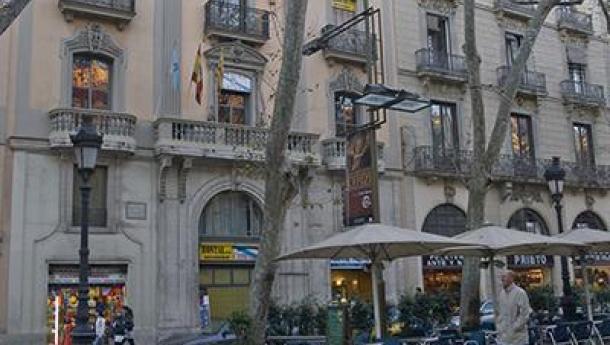 Turismo de Galicia impulsa a posta en funcionamento dun punto informativo no Centro Galego de Barcelona, en plena Rambla