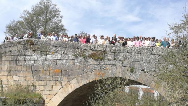 Miranda dá a benvida a Galicia aos socios e socias do Centro Galego de Burgos Miranda dá a benvida a Galicia aos socios e socias do Centro Galego de Burgos