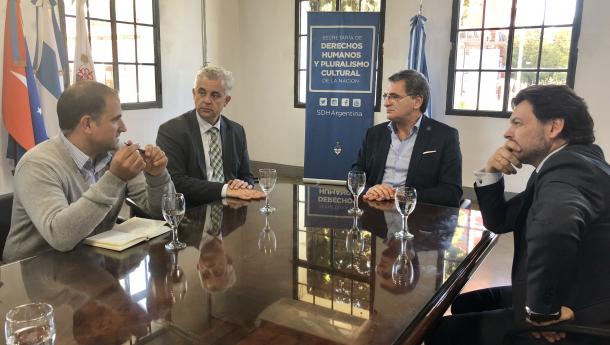 Miranda e López Dobarro reuníronse con Claudio Avruj, secretario de Derechos Humanos y Pluralismo Cultural do Goberno da Nación Arxentina Miranda e López Dobarro reuníronse con Claudio Avruj, secretario de Derechos Humanos y Pluralismo Cultural do Goberno da Nación Arxentina