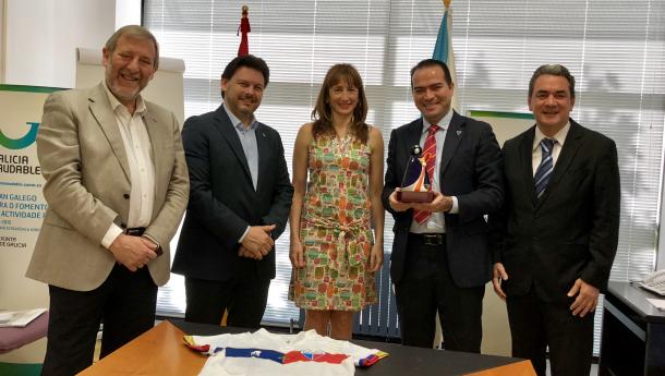 A Xunta aplaude o achegamento simbólico e deportivo do brasileiro Fortaleza Esporte Clube a Galicia no seu centenario