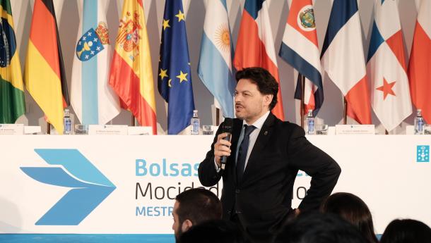 Los gallegos de Venezuela y los de la Galicia territorial residentes en el exterior aglutinan más de la mitad de los cien primeros puestos provisionales de las Becas Excelencia Juventud Exterior (BEME) Los gallegos de Venezuela y los de la Galicia territorial residentes en el exterior aglutinan más de la mitad de los cien primeros puestos provisionales de las Becas Excelencia Juventud Exterior (BEME)