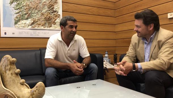 Miranda transmite ao presidente do Centro Santiago Apóstol de Liechtenstein o seu compromiso cos galegos e as galegas do país Miranda transmite ao presidente do Centro Santiago Apóstol de Liechtenstein o seu compromiso cos galegos e as galegas do país