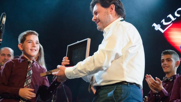 Miranda alaba a tenacidade e entrega á música galega da banda de gaitas de Madrid “Lume de Biqueira” no seu vixésimo aniversario Miranda alaba a tenacidade e entrega á música galega da banda de gaitas de Madrid “Lume de Biqueira” no seu vixésimo aniversario