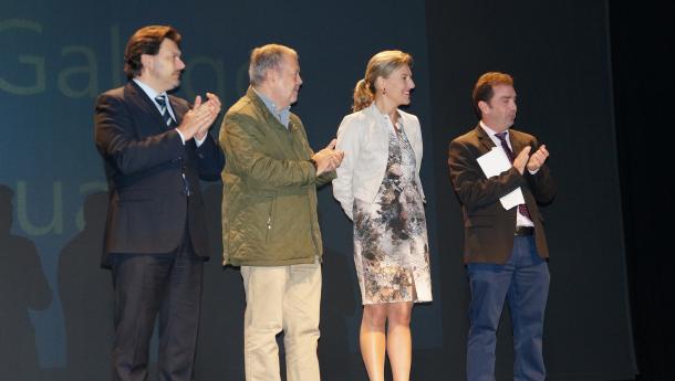 Miranda agradece ao Centro Gallego de Ermua o seu labor en prol dos galegos e galegas do País Vasco no seu cincuenta aniversario Miranda agradece ao Centro Gallego de Ermua o seu labor en prol dos galegos e galegas do País Vasco no seu cincuenta aniversario
