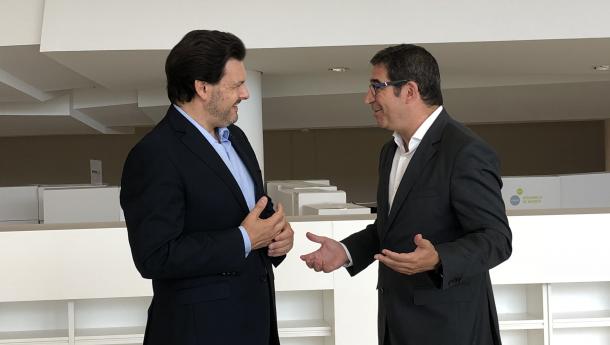 Miranda reúnese co presidente do clúster das TIC para abrir novas vías de colaboración no fomento do retorno á comunidade Miranda reúnese co presidente do clúster das TIC para abrir novas vías de colaboración no fomento do retorno á comunidade