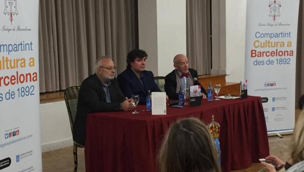 Manuel Mandianes presentou no Centro Galego de Barcelona “En blanco”, a súa primeira novela, na que mestura vivencias e pensamento social Manuel Mandianes presentou no Centro Galego de Barcelona “En blanco”, a súa primeira novela, na que mestura vivencias e pensamento social