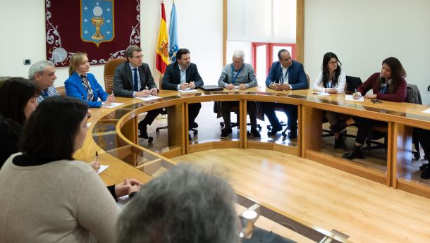 Feijóo se reunió con las y los representantes de las asociaciones gallegas de venezolanas y venezolanos vinculadas a la Federación Venezolana de Galicia ( Fevega) Feijóo se reunió con las y los representantes de las asociaciones gallegas de venezolanas y venezolanos vinculadas a la Federación Venezolana de Galicia ( Fevega)