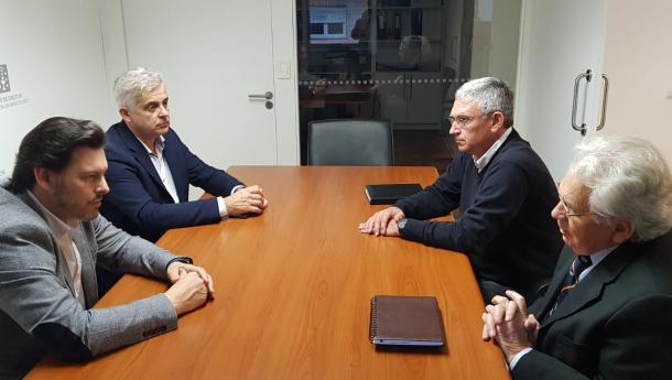Miranda se reúne con los responsables del Hogar Español de Montevideo para interesarse por la situación de las y los gallegos a quienes da servicio gracias a la colaboración entre ambas entidades