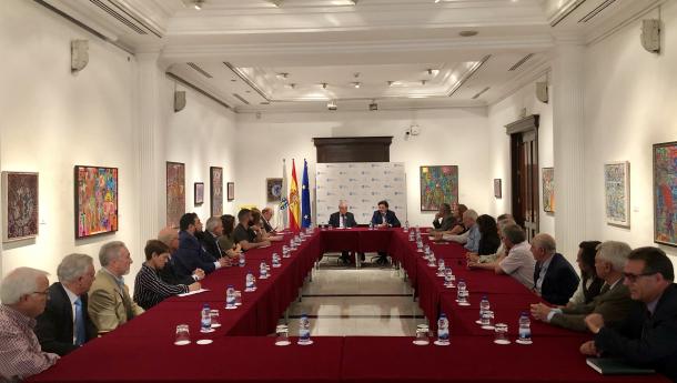 Miranda se reúne con directivas y directivos de las principales entidades gallegas de Madrid para trazar las líneas de colaboración con una de las colectividades gallegas más relevantes de España