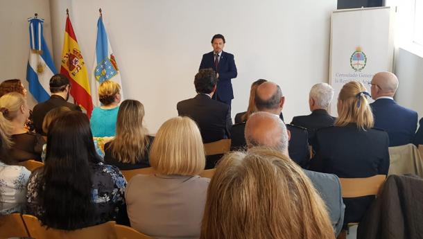 Miranda traslada la felicitación del Gobierno gallego al argentino en la celebración del 209 aniversario de la Revolución de Mayo durante un acto organizado por el Consulado en Vigo
