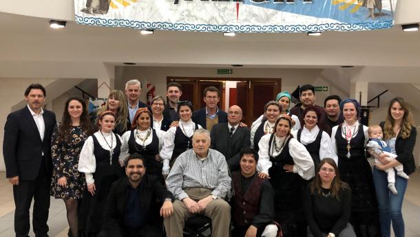 Feijóo convoca ás galegas e galegos da Arxentina a ser os mellores embaixadores do próximo Xacobeo 2021 para dar a coñecer a mellor Galicia da nosa historia Feijóo convoca ás galegas e galegos da Arxentina a ser os mellores embaixadores do próximo Xacobeo 2021 para dar a coñecer a mellor Galicia da nosa historia