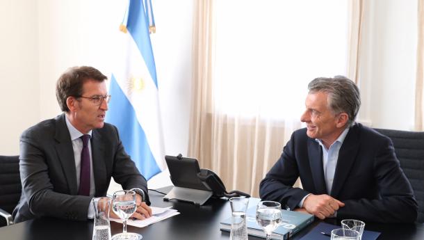 Feijóo traslada al presidente Macri la preocupación de los más de 176.000 gallegos y gallegas que viven en la Argentina y de las empresas gallegas que invierten y generan empleo en el país ante la inestabilidad actual Feijóo traslada al presidente Macri la preocupación de los más de 176.000 gallegos y gallegas que viven en la Argentina y de las empresas gallegas que invierten y generan empleo en el país ante la inestabilidad actual
