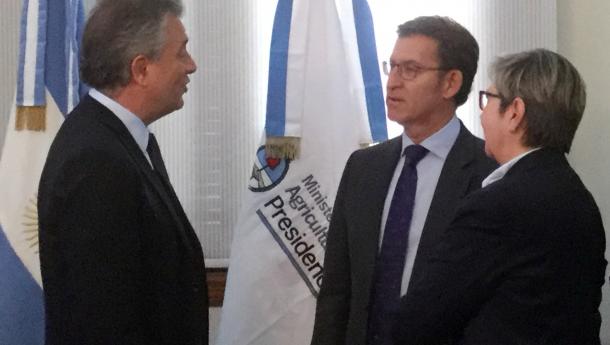Feijóo avanza con el ministro de Pesca que casi la mitad de los barcos que operan en aguas argentinas puedan construirse en astilleros gallegos Feijóo avanza con el ministro de Pesca que casi la mitad de los barcos que operan en aguas argentinas puedan construirse en astilleros gallegos