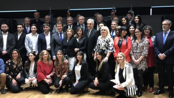 Feijóo destaca e valora a xestión de Ospaña e o seu compromiso para garantir a sanidade a todos os galegos e galegas da Arxentina Feijóo destaca e valora a xestión de Ospaña e o seu compromiso para garantir a sanidade a todos os galegos e galegas da Arxentina