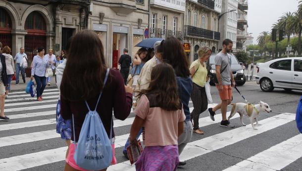 El número de emigrantes gallegas y gallegos disminuye en más 1.500, mientras se incrementa el de descendientes nacidos en el exterior en 4.026 en el último año hasta sumar un total de 523.672