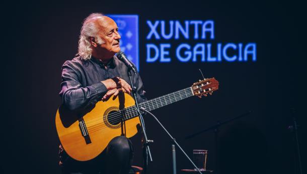 Amancio Prada enche de emocións con acordes galegos o Festival ‘Fai Un Sol’ que organiza o Lar Galego