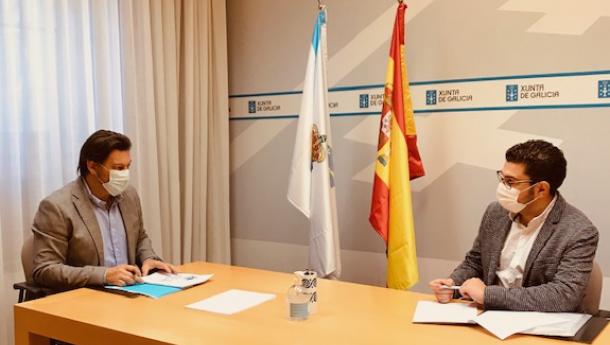 Miranda ratifica la apuesta de Emigración por la difusión de la cultura gallega dentro y fuera de la comunidad durante una reunión con el director del Festival Internacional Rebulir