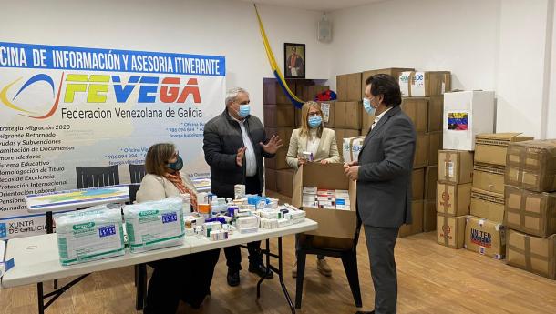 Miranda visita la Federación Venezolana de Galicia para conocer el estado de la campaña de recogida de medicamentos que está realizando esta entidad con asociaciones de todo el territorio gallego