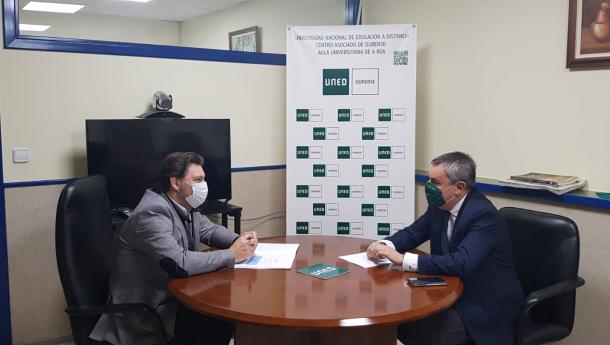 El secretario xeral da Emigración se reunió con el director de la UNED de Ourense para explorar mecanismos que faciliten la incorporación educativa y laboral de las y los gallegos retornados