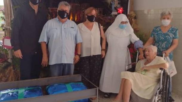 La Hermandad Gallega de Valencia realizó su tradicional donación de alimentos a la Casa Hogar de Ancianos San Vicente de Paúl
