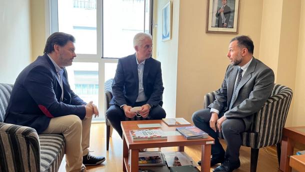 Miranda y López Dobarro evalúan con el cónsul general del Uruguay en Santiago de Compostela la situación de la colectividad gallega en ese país