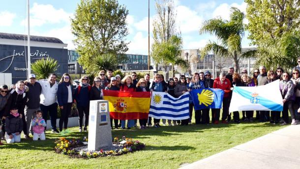 Gallegas y gallegos del Uruguay recorrieron los diez kilómetros que separan los dos mojones del Camino de Santiago que existen en Montevideo