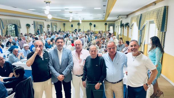 Más de 250 personas participan en O Carballiño (Ourense) en la Xuntanza de Amigos de Venezuela-Galicia a la que asistió Antonio Rodríguez Miranda