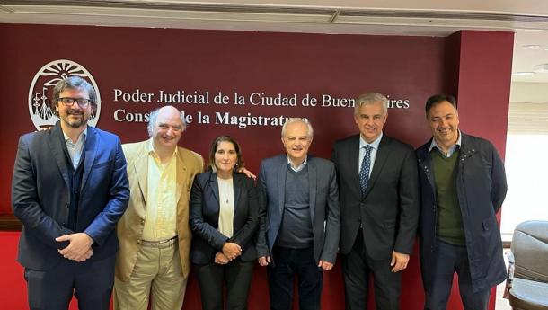 El delegado de la Xunta en Argentina mantiene un encuentro con el presidente del Consejo de la Magistratura de Buenos Aires para analizar su visita a Galicia en septiembre