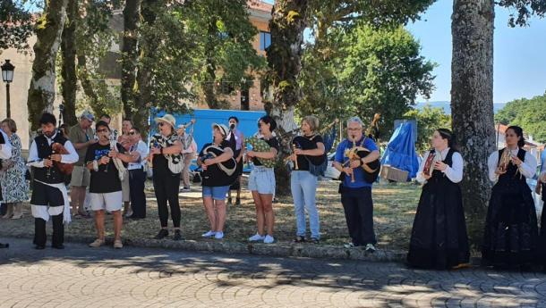 El Centro Gallego de Alicante actúa en el Ayuntamiento de Beariz (Ourense) con motivo del VI Día da Galicia Exterior
