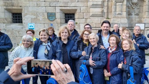 La Ribeira Sacra acoge la visita de las y los gallegos del exterior del programa Reencontros acompañados por el secretario xeral da Emigración