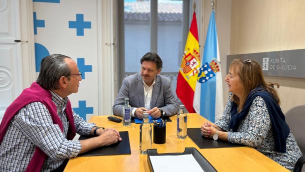 Miranda destaca la labor de la Casa de Galicia en el Puerto de Santa María durante su reunión con su presidente