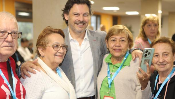 El Secretario Xeral da Emigración destaca en sus visitas a las personas participantes del ‘Reencuentros con Galicia’ que alguna no había vuelto desde que había emigrado