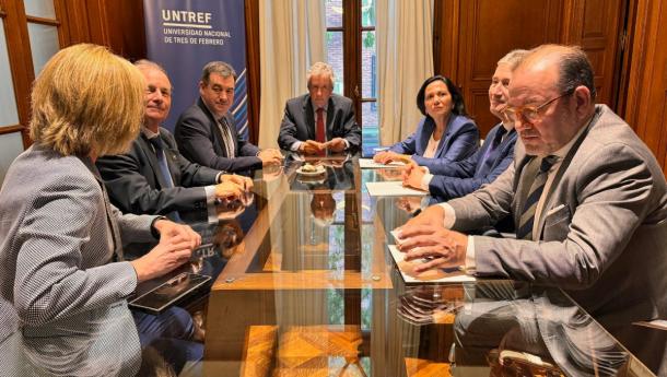 Galicia y Argentina firman un acuerdo para que sus universidades puedan impartir títulos compartidos