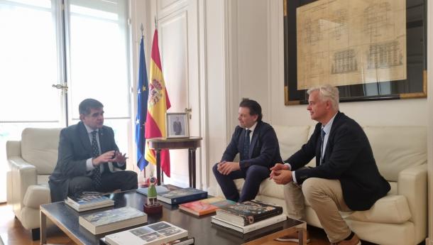 Miranda reúnese co embaixador de España en Arxentina para reforzar a colaboración institucional en apoio aos galegos do exterior