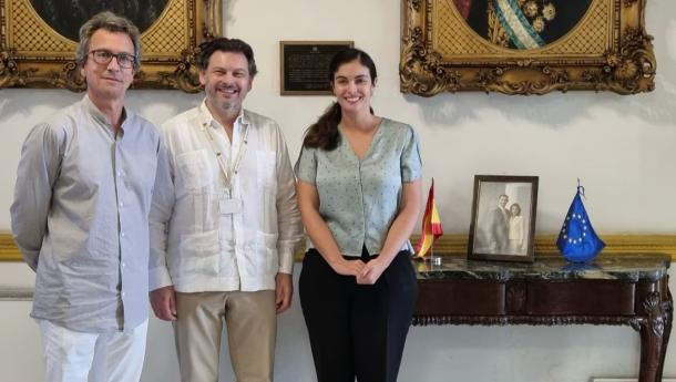 A Secretaría Xeral da Emigración e o Consulado de España en Cuba traballan xuntos para atender as necesidades dos galegos na Illa