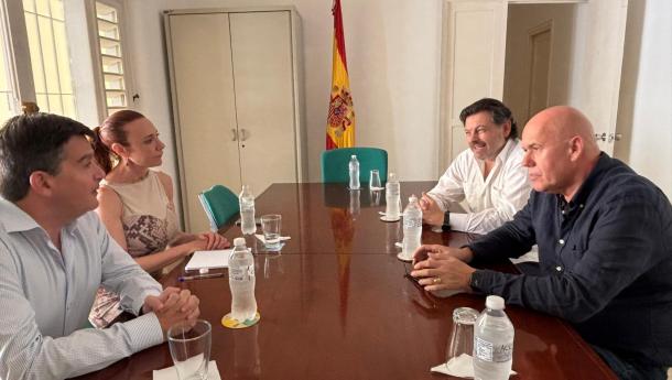 O secretario xeral da Emigración reúnese coa Conselleira de Traballo, Migracións e Seguridade Social para buscar accións complementarias na atención aos galegos en Cuba