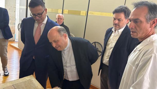 A colaboración entre a Xunta e as dioceses permitiu que no 2024 máis de 12.600 persoas galegas do exterior conseguisen documentación sobre a súa orixe familiar.