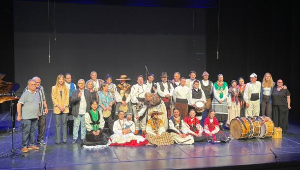 La Xunta participa en Santa Coloma de Gramenet en un emotivo acto de celebración de las Letras Gallegas con especial homenaje a las cantareiras