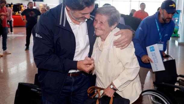 Miranda dá a benvida en Vigo aos maiores do exterior que participan no programa "Reencontros con Galicia", un retorno cheo de emocións e recordos