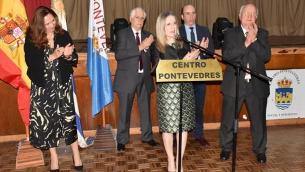 La delegada de la Xunta en Uruguay reconoce la labor del Centro Pontevedrés en la preservación de la cultura gallega durante la celebración de su 67.º aniversario