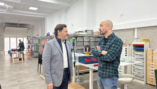 Miranda destaca en Ourense el valor del talento retornado y del emprendimiento creativo con proyectos como el del ingeniero gallego Pablo González